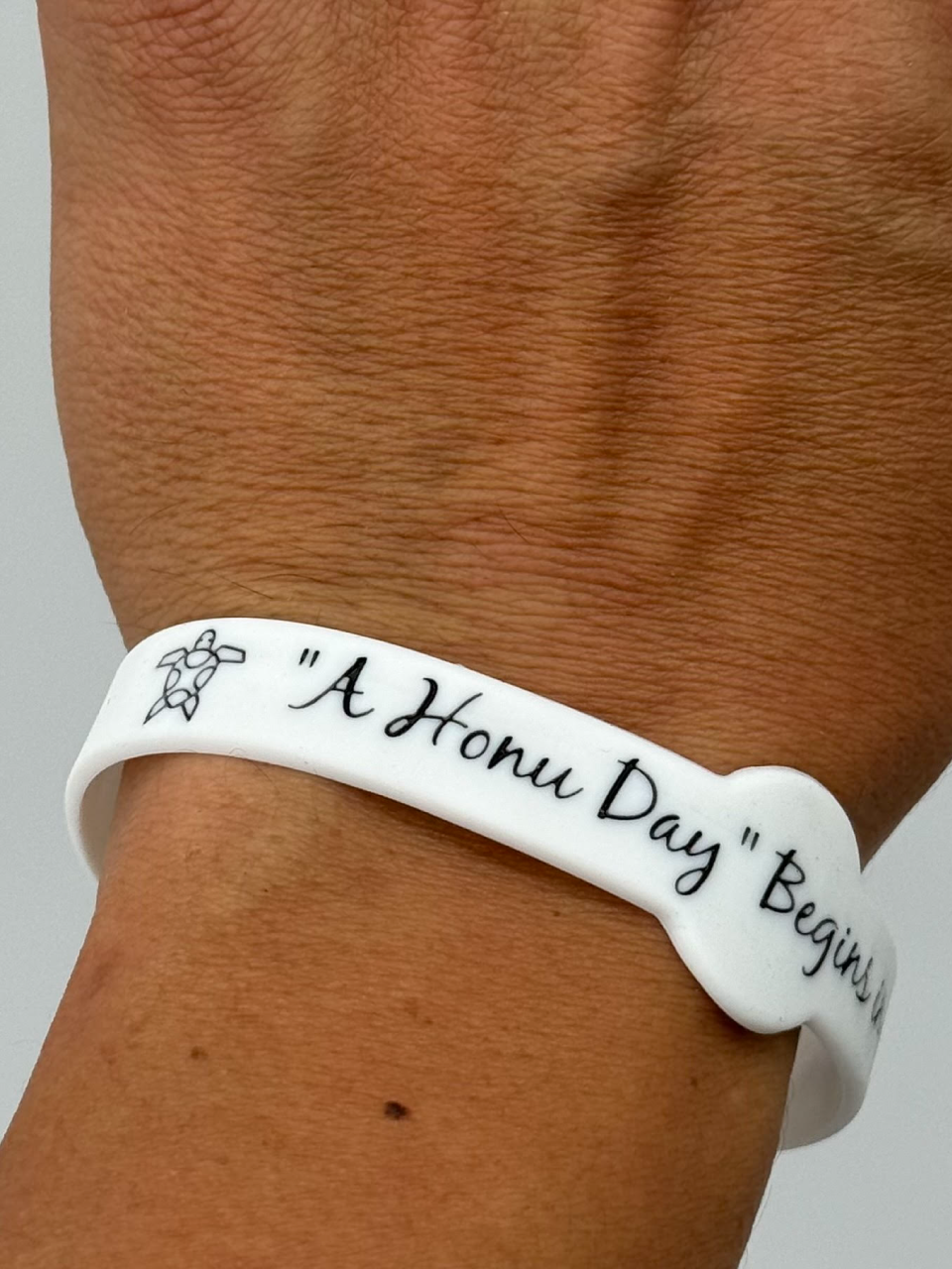 A Honu Day Bracelet - "A Honu Day" Begins With Prayer